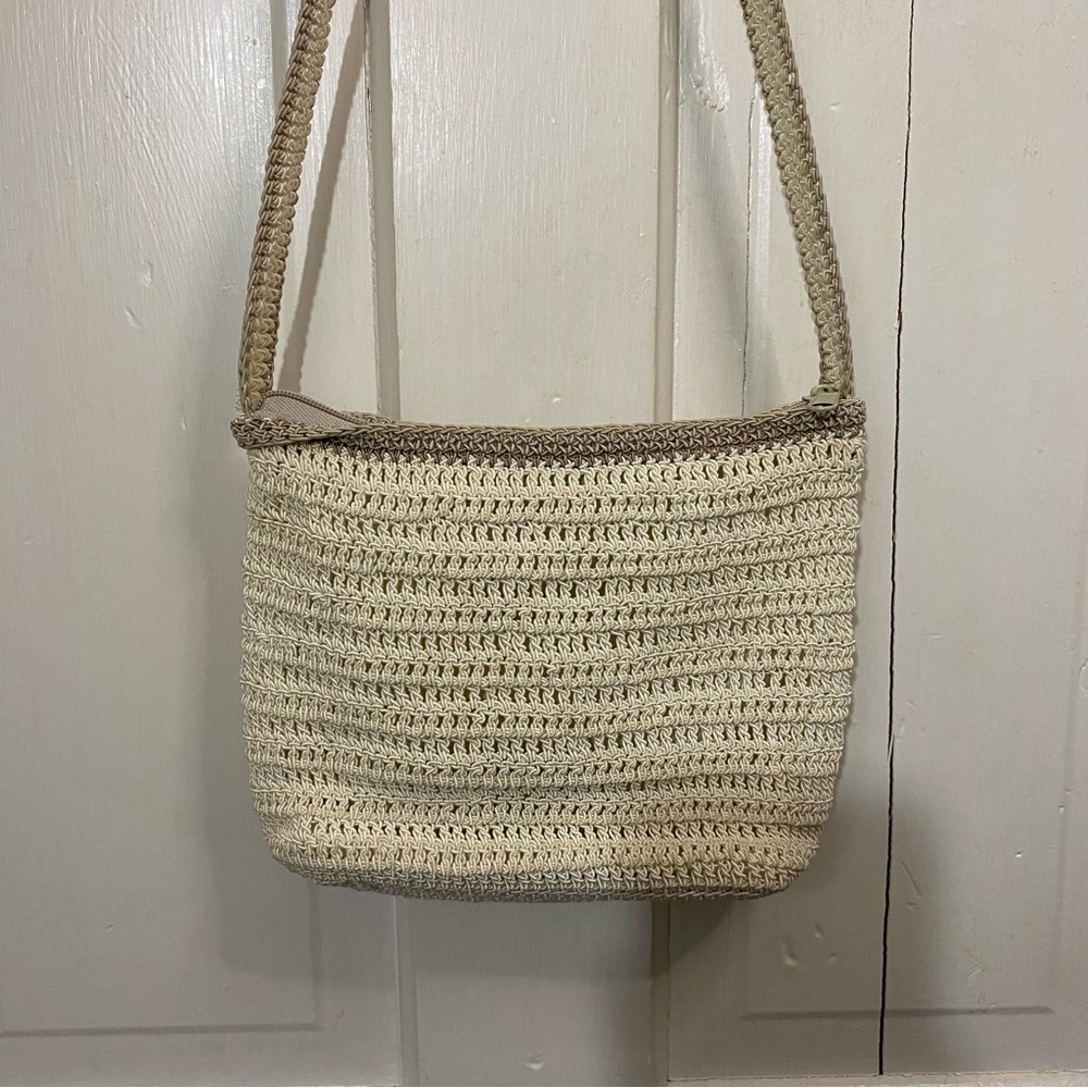 CHATEAU | Handmade in China Crochet Tan Crossbody Bag with Bow - Picture 11 of 11